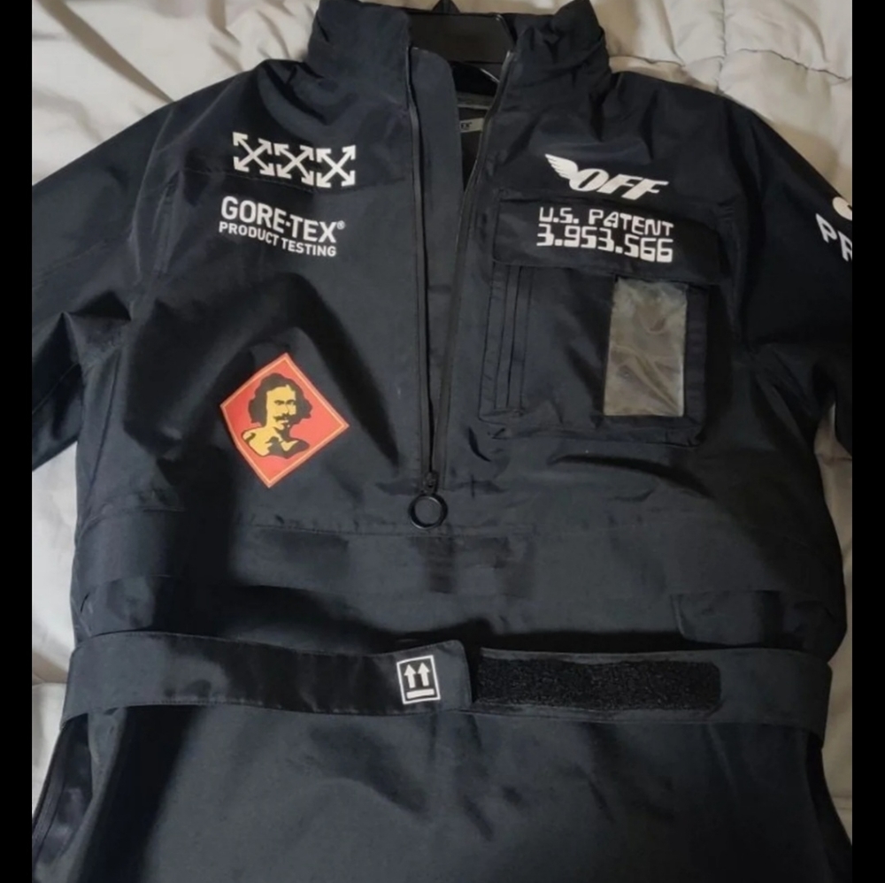 🚨🚨SOLD ON MERCARI🚨🚨 2/23/22 Brand New Off-White X Gore-tex Jacket